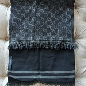 Gucci Monogram "GG" Black/Gray Reversible Scarf